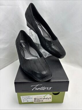 Trotters Lauren Women’s Sz7N Dress Black Textured Herringbone Wedge Pumps #329